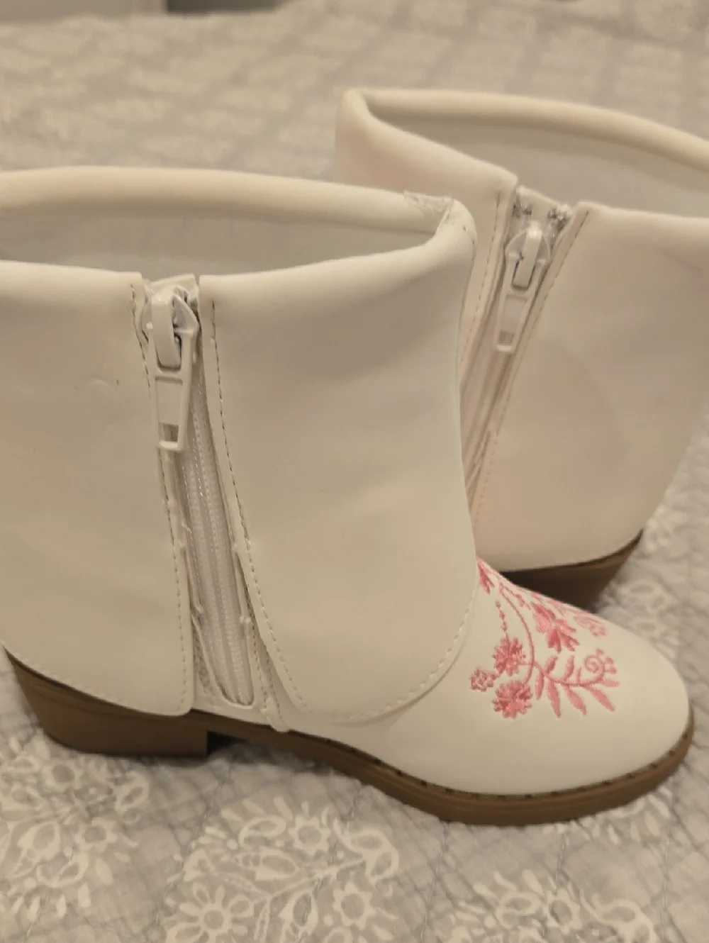 PAWZ White Kids Boots with Pink Glitter Butterfly